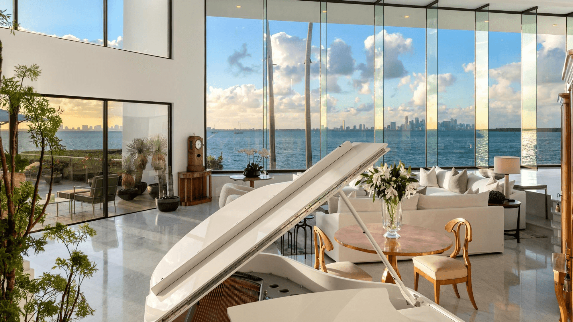 Mansion de Scarface a la venta en Key Biscayne Miami